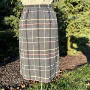 Lovely Vintage Pendleton Plaid Wool Skirt
